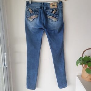 DO Great Women's  Skinny Push-Up  Embroidered  And Studded Jeans Size 14